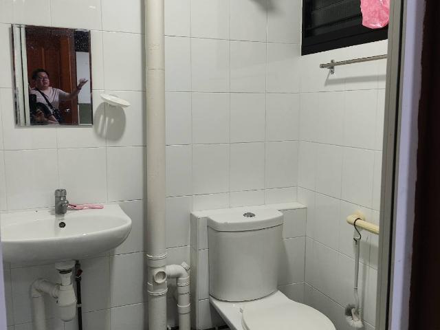 217 Tampines Street 23 HDB Apartment For Sale, $460,000, 2 Bed 2 Bath 721 sqft $638.00 psf