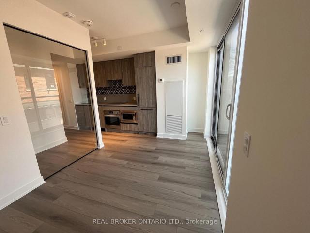 218 5 Lakeview Avenue, Toronto | 1Beds/1Bath, Condo, $2,200/mo | Condos. Ca