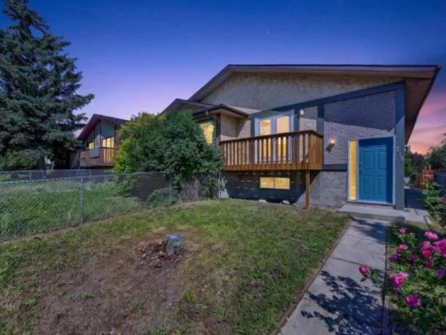218 Bermuda Drive Nw, Calgary, AB, T3K 2A9 house for sale | Listing ID A2330 | Royal LePage