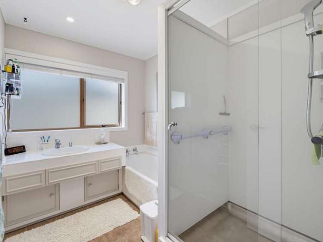 2/18 Glengowan Place, Conifer Grove, Papakura