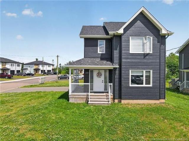 218 Falcon Dr, Moncton, NB, E1H 0H8 house for sale | Listing ID NB143990 | Royal LePage