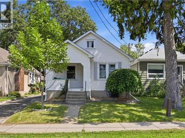 218 Lake Street, St. Catharines, ON, L2R 5Z2 house for sale | Listing ID 40856 | Royal LePage