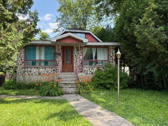2199 21E Avenue, Laval Ouest, QC, H7R 3E8 house for sale | Listing ID 28743 | Royal LePage