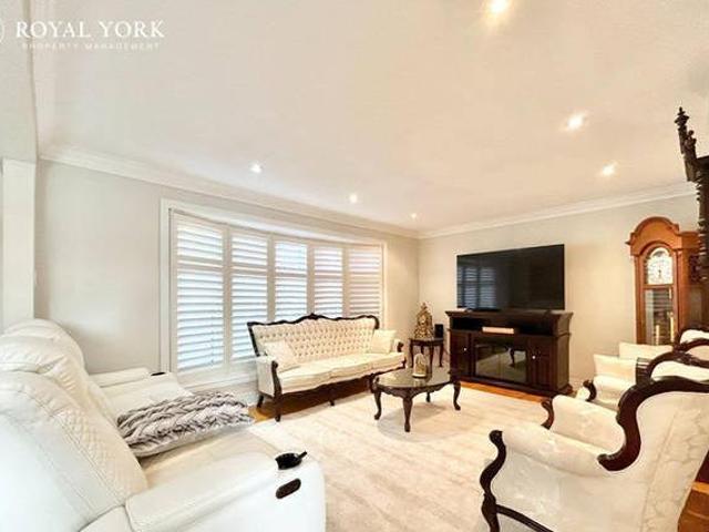 2193 Sloane Drive Oakville Ontario L6L 2N1 2193 Sloane Drive Oakville