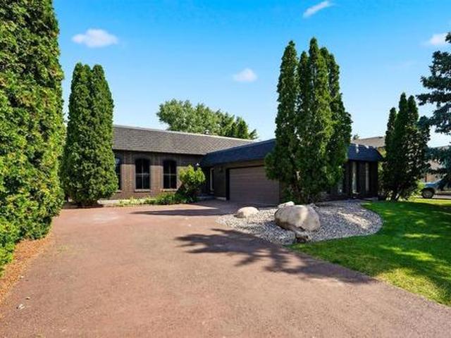 219 Edgewater Drive, Winnipeg, MB, R2J 2V4 house for sale | Listing ID 202620 | Royal LePage