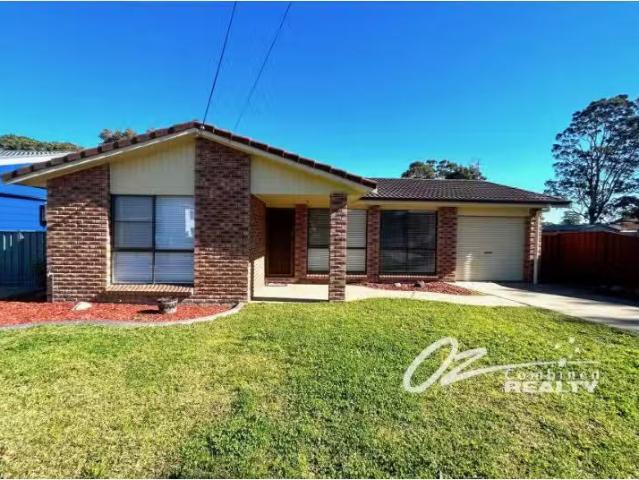 219 Kerry Street, Sanctuary Point House for rent Listed by Le.