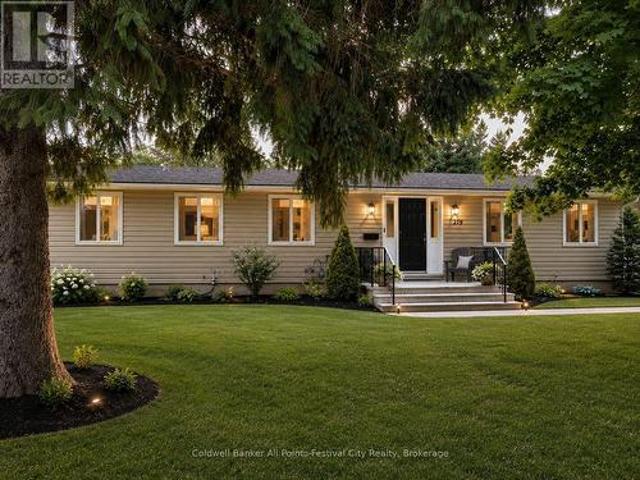 219 St. David Street, West Perth Mitchell, ON, N0K 1N0 house for sale | Listing ID X13584 | Royal LePage