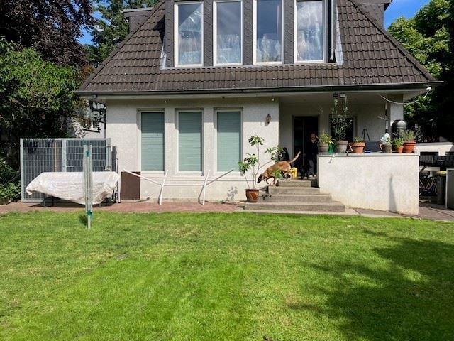 21.600 € Nettokaltmiete! Ebenerdig, modern, alleiniges Grdst. ca. 450 m², EG im ZFH, 3x SP + 2x CP