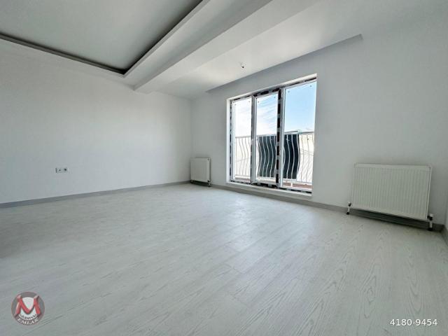 2+1 80 m2 2.Kat Tam Arakat Önü Açık Sıfır Lüks Yapılı Asansör İskanlı K.Otoparklı Son Daireler