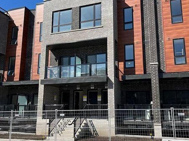 21 11 Lytham Green Circle, Newmarket | For Rent @ $2,750 | Condos. Ca