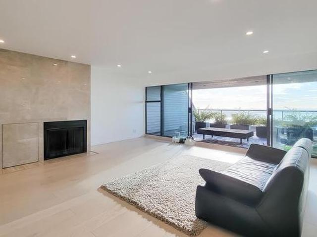 21 2250 Folkestone Way, West Vancouver, BC, V7S 2X7 Single Family Property For Sale | Listing ID R2970 | Royal LePage