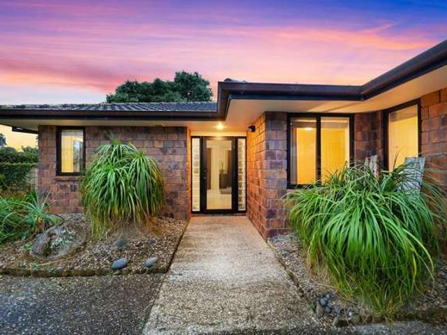 21 Taipari Road, Te Atatu Peninsula, Waitakere City