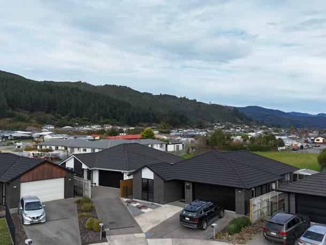 21 Te Ara O Toroa, Wainuiomata, Lower Hutt City