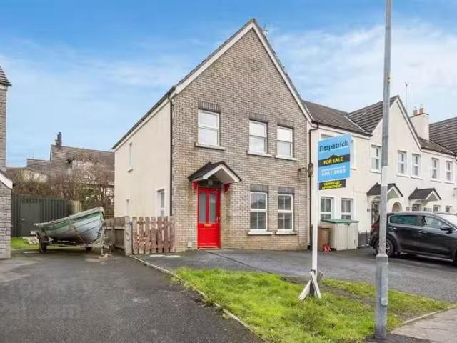 21 The Moorings
