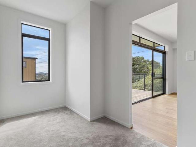 21 Timo Way, Flat Bush, Manukau City