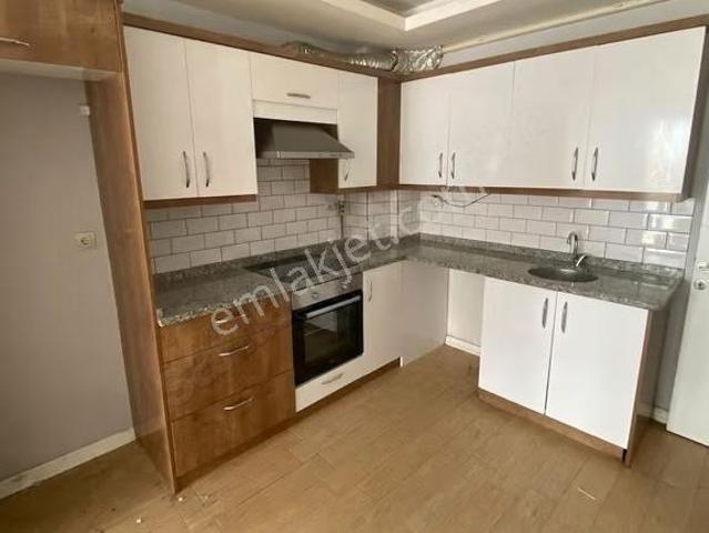 2+1 Şüheda Cad. Tren Yolu Yakını Kiralık Daire