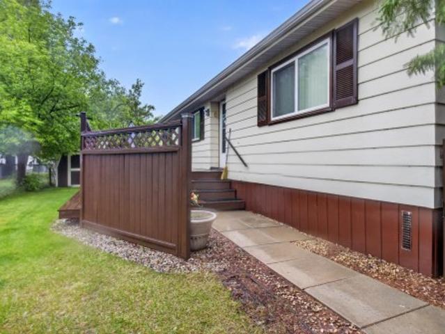 21 Willowdale Drive, Edmonton, AB, T6P 1H5 house for sale | Listing ID E4491 | Royal LePage