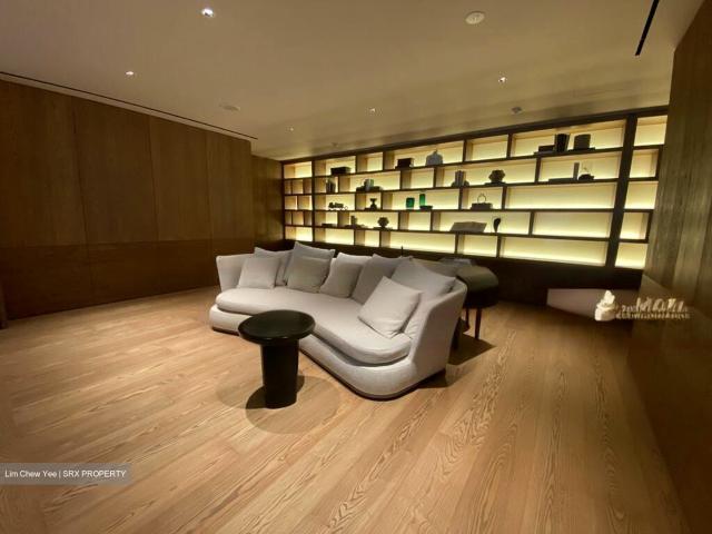 21 Anderson D10, Condominium