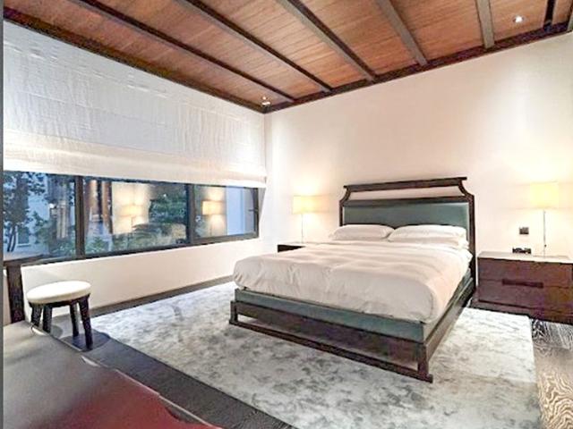 21 Anderson D10, Condominium