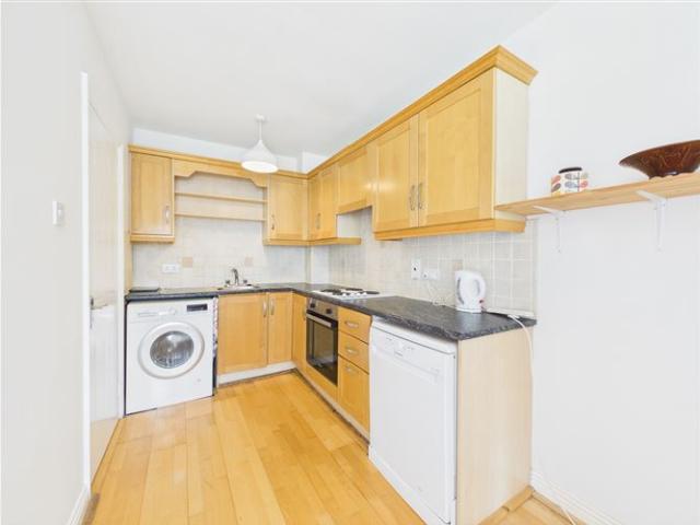 325,000 | 21 Applewood Avenue East, Swords, County Dublin REDMOND PROPERTY 4994 MyHome. Ie Residential