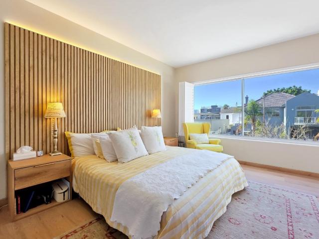 21 Bedroom Apartment / Flat For Sale in Bantry Bay