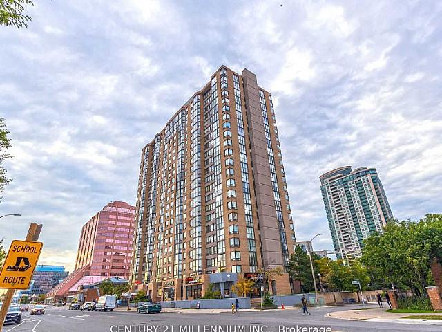 2+1 Bedroom 2 Bths Located At Burnhamthorpe/hurontario Str