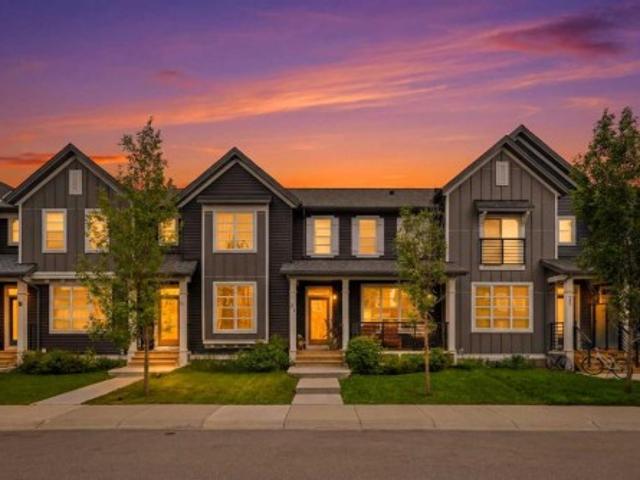 21 Carringvue Link Nw, Calgary, AB, T3P 1K7 house for sale | Listing ID A2325 | Royal LePage
