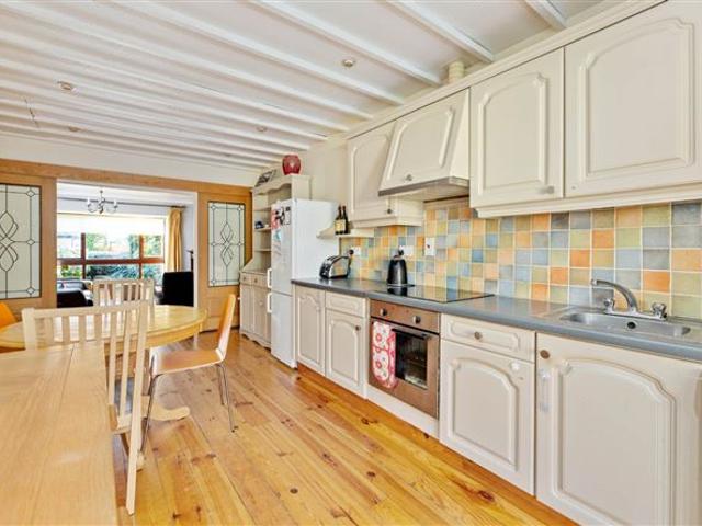 21 Castle Village Woods, Celbridge, County Kildare TEAM LORRAINE MULLIGAN RE/MAX Results Celbridge 4901 MyHome. Ie Residential