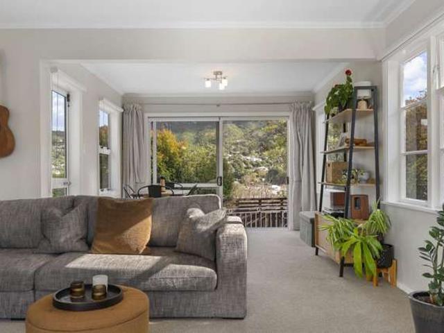 21 Cecil Road, Tawa, Wellington City