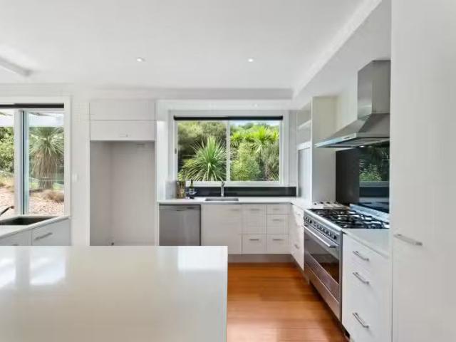 21 Chester Avenue, Greenhithe, North Shore City