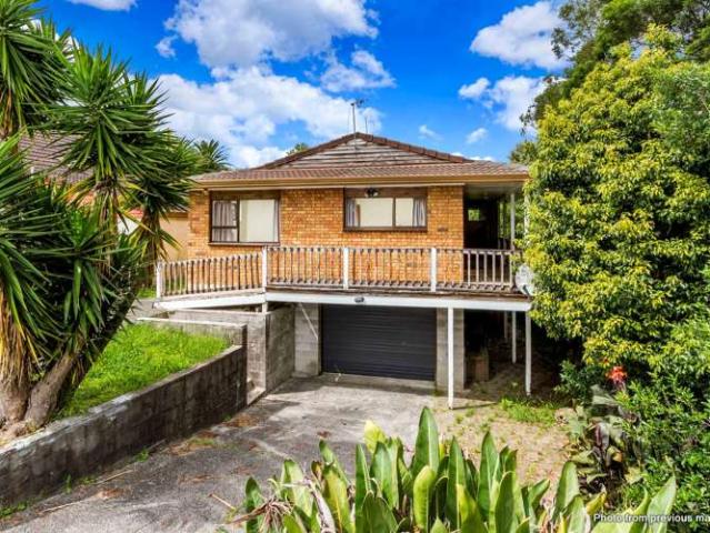 2/1 Claude Brookes Drive, Henderson, Waitakere City