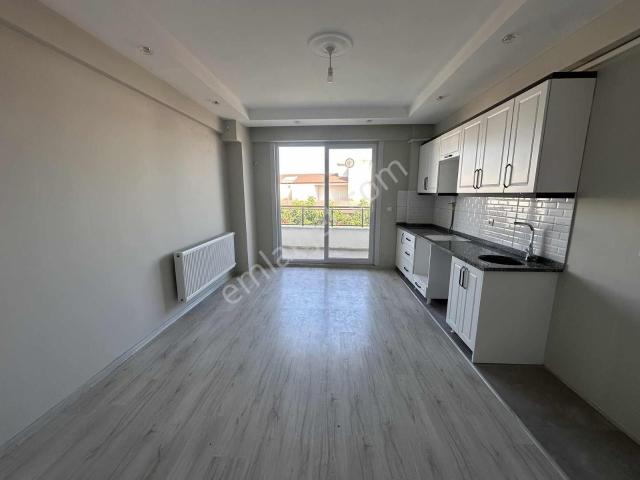 2+1 Doğalgazlı İskanlı Kiralık Köşe Daire