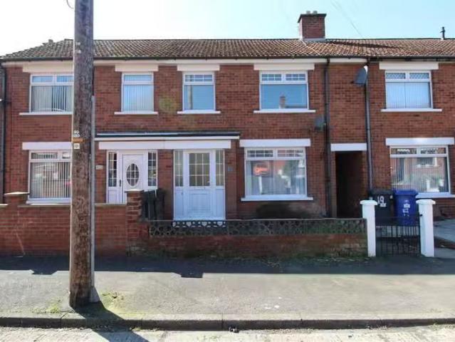 21 Knockmount Gardens