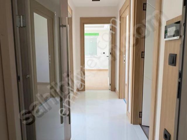 2+1 Lüx Kullanışlı Minimalist Avrupai Mimariye Sahip Daire