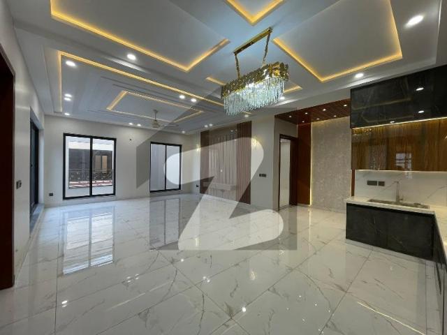 21 Marla Beautiful House For Sale Royal Orchard Multan Good location Royal Orchard
