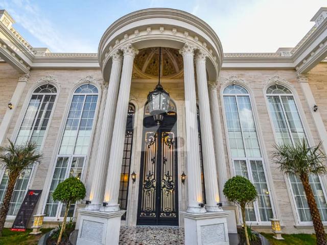 21 Marla Corner | Full Basement | Furnished | Near Dolman Mall | With Solar | Near Huge Park