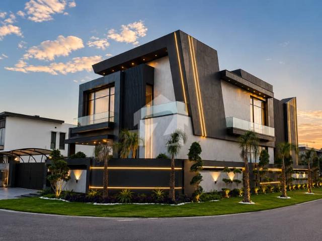 21 Marla Corner | Semi Furnished | 5 beds | Near Dolmen | Near Park | DHA Phase 6