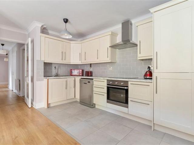 21 Merrion Court, Ailesbury Road, Ballsbridge, Dublin 4 DNG Donnybrook 4833 MyHome. Ie Residential