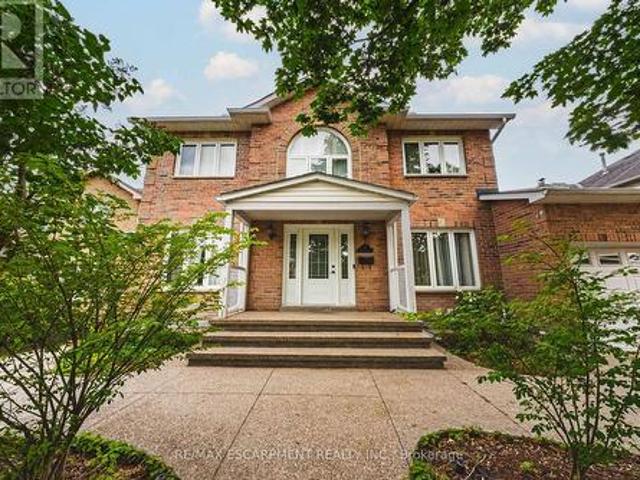 21 Moss Boulevard, Hamilton, ON, L9H 6S3 house for sale | Listing ID X13608 | Royal LePage