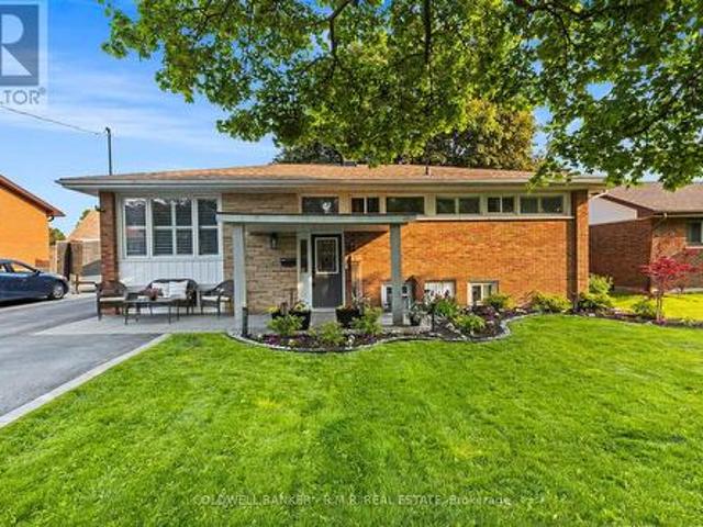 21 Parkway Crescent, Clarington Bowmanville, ON, L1C 1B9 house for sale | Listing ID E12209 | Royal LePage