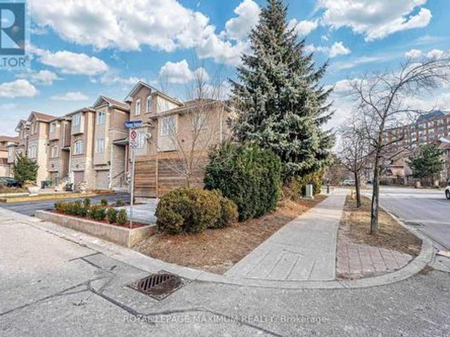 21 Pioneer Avenue, Toronto, ON, M6M 5H8 townhouse for sale | Listing ID W12268 | Royal LePage