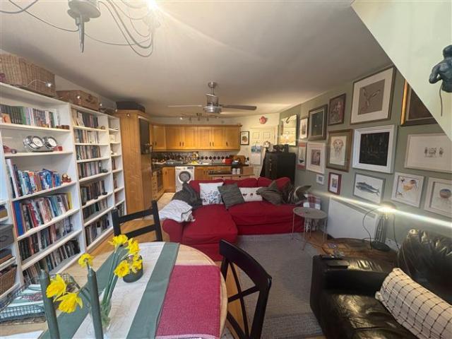 275,000 | 21 Regency Court, Friary Street, Kilkenny, Green Door Properties Limited 4980 MyHome. Ie Residential