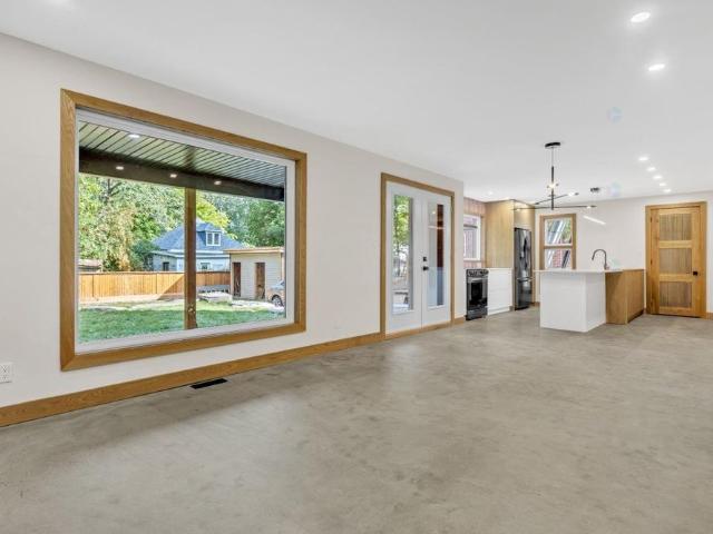 21 Rue Blondin, Laval Sainte Rose, QC H7L