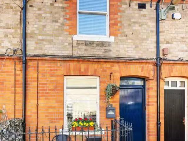 21 Seafort Villas, Sandymount, Dublin 4, D04FY05 is for sale