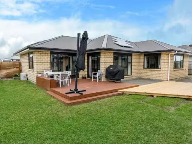 21 Story Street, Foxton Beach, Horowhenua