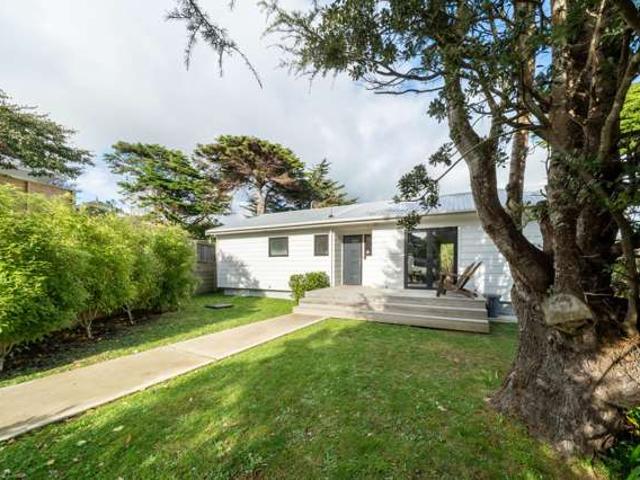 21A Dorset Grove, Cannons Creek, Porirua City