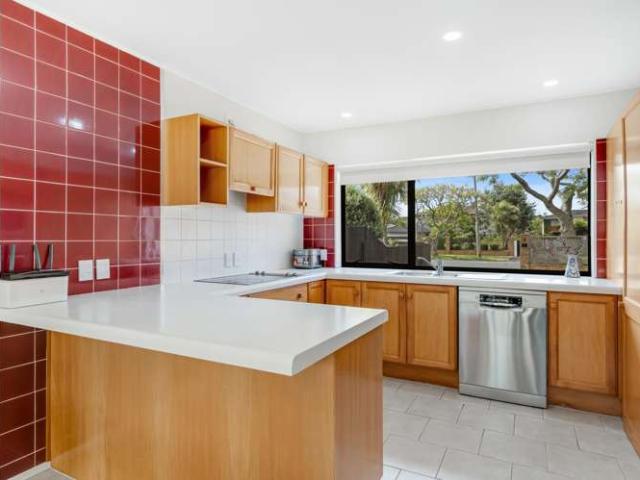 21A Eastern Beach Road, Eastern Beach, Manukau City