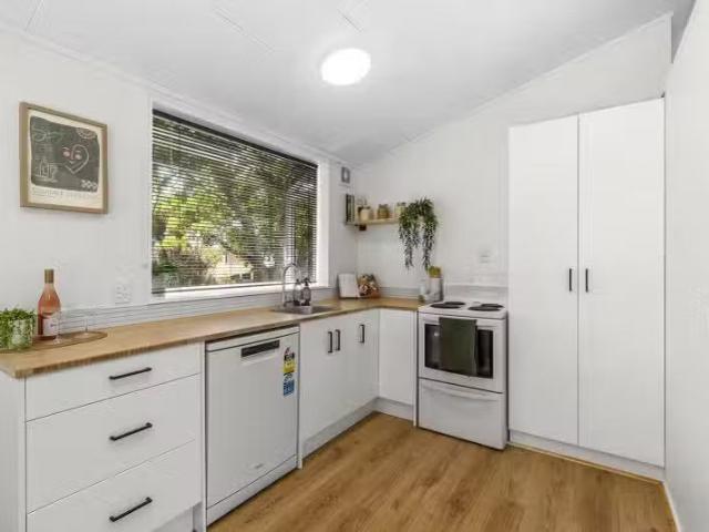21A Omapere Street, Whitby, Porirua City
