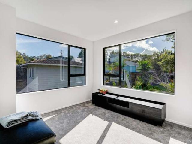 21C&D Crosby Road, West Harbour, Waitakere City