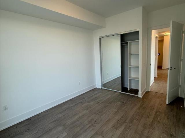 2204 10 Inn on the Park Drive